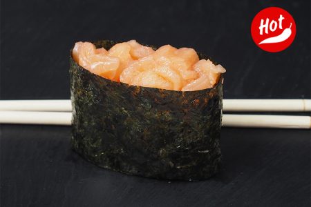 Спайси суши с лососем